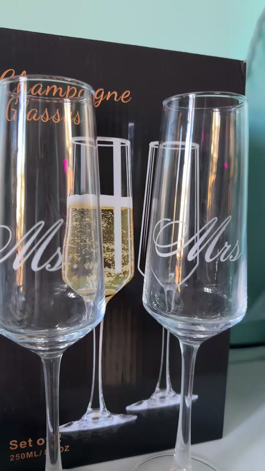 Mrs / Mr Engraved Wine Glasses - Toast Glasses